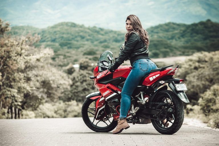 Comment débuter la moto en tant que femme