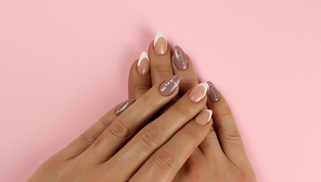 Peut on mettre du gel uv sur de vrais ongles ?